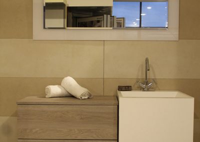Progetto 3D arredo e rivestimenti bagno moderno Novara
